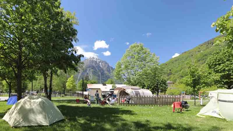 emplacement camping cars à Allemond en Oisans